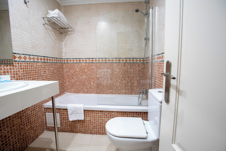 Bathroom 4, Hotel Olympia Consul del Mar, Valencia
