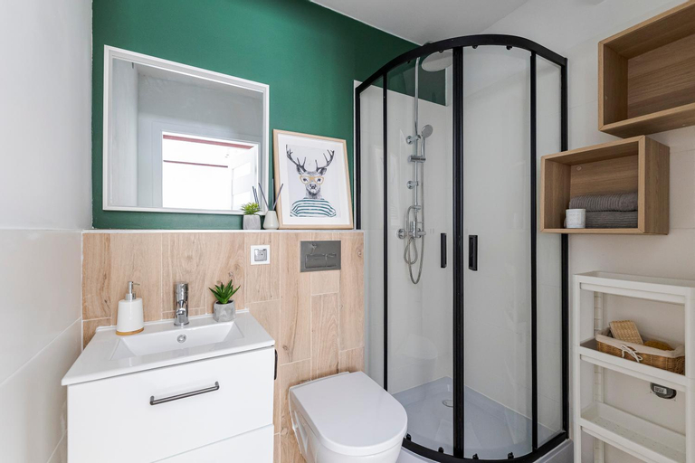 Bathroom 7