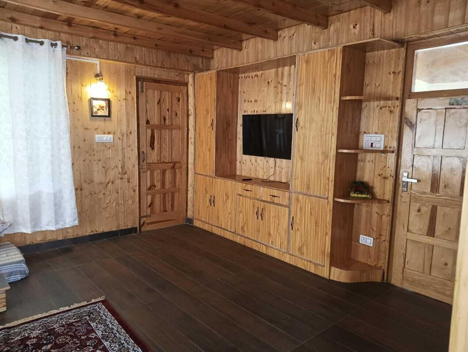 Others 4, Heaven Inn Manali, Kullu