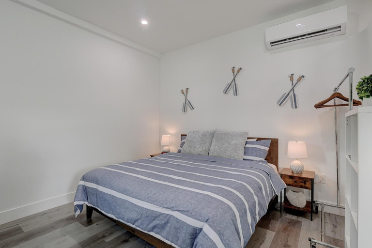Bedroom, Guest House In a Downtown Bonita Springs Compound, Lee