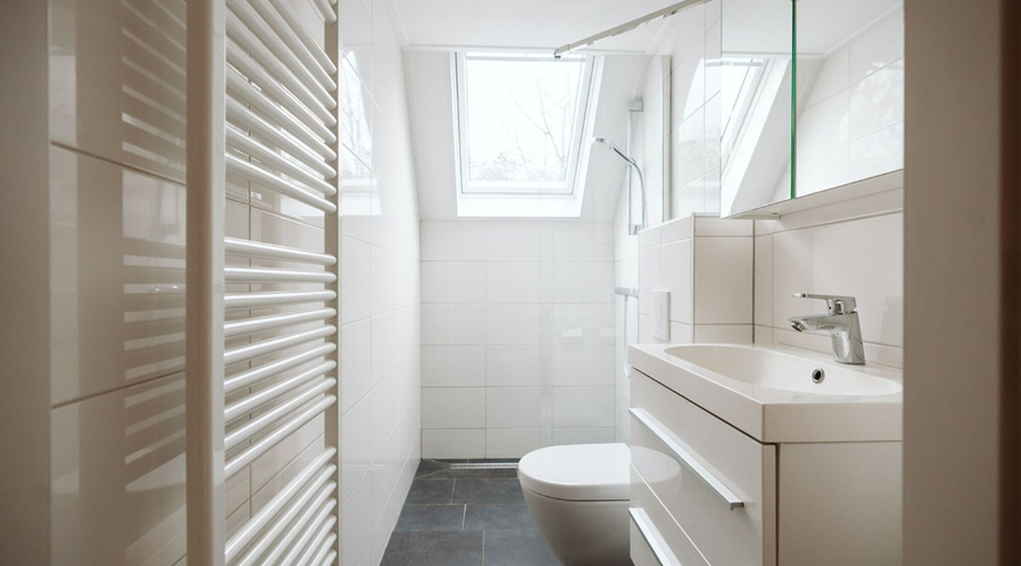 Bathroom 4, Comfortably Furnished Holiday Home by the sea, Goedereede