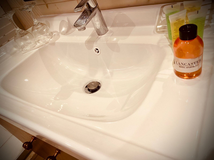 Bathroom 3, lancaster hotel apartments-Gardens, Wadi Essier