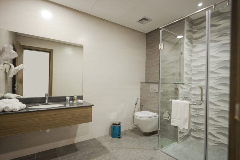 Bathroom 5, BW Suites & Spa, Manama