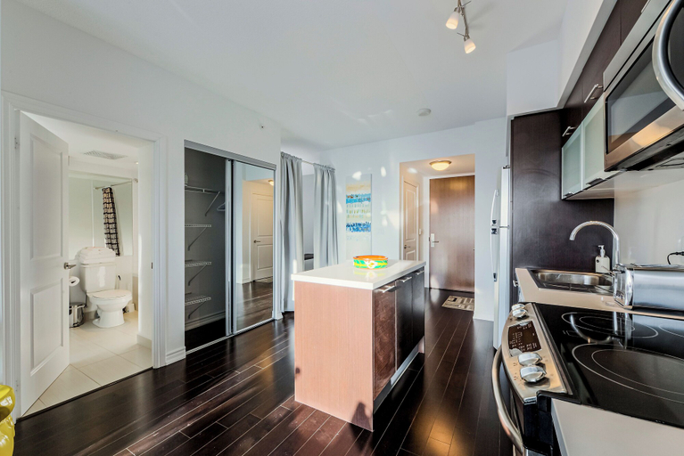 Bathroom 5, Altitude Suites on Yonge, Toronto