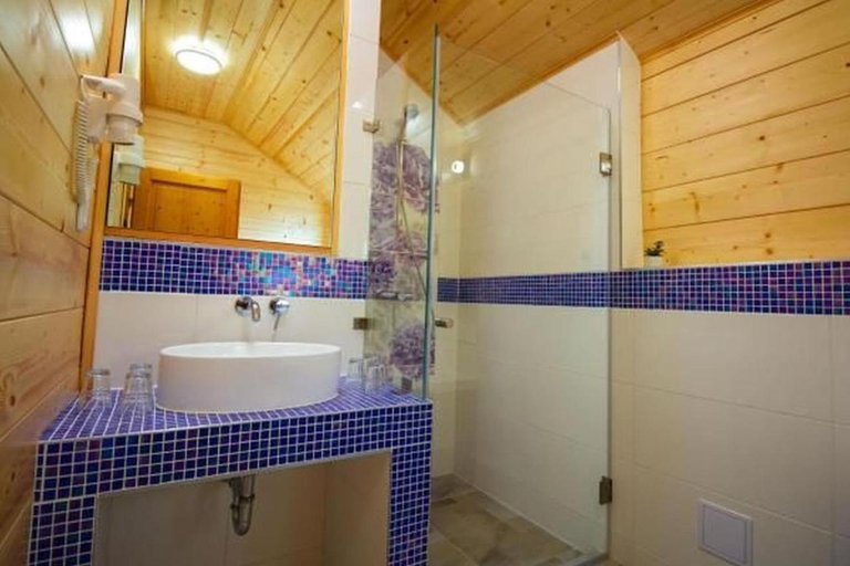 Bathroom 5, Petnehazy Aparthotel, Budapesti