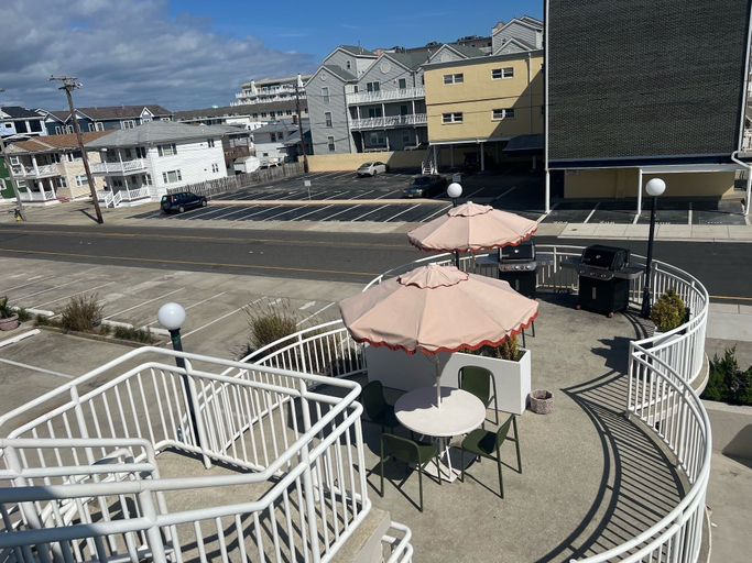 Others 5, Coliseum Ocean Resort, Cape May