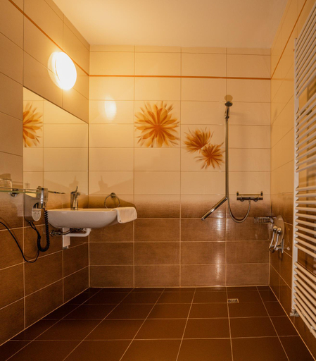 Bathroom 4, Hotel Ring, Dunajská Streda