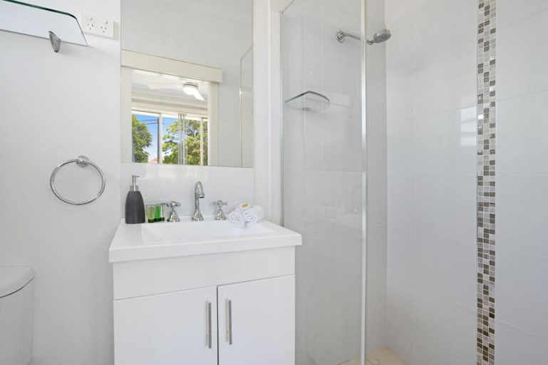 Bathroom 4, Prickly Pear Stays in Mayfield, Newcastle - Inner City