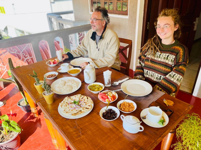 Food & Drinks, Royal Guest Inn, Nuwara Eliya