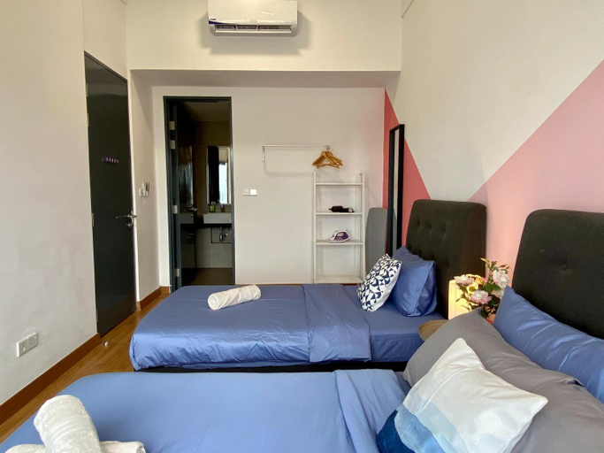Bedroom 3, Tropicana 218 Macalister City View by stayCATion, Pulau Penang