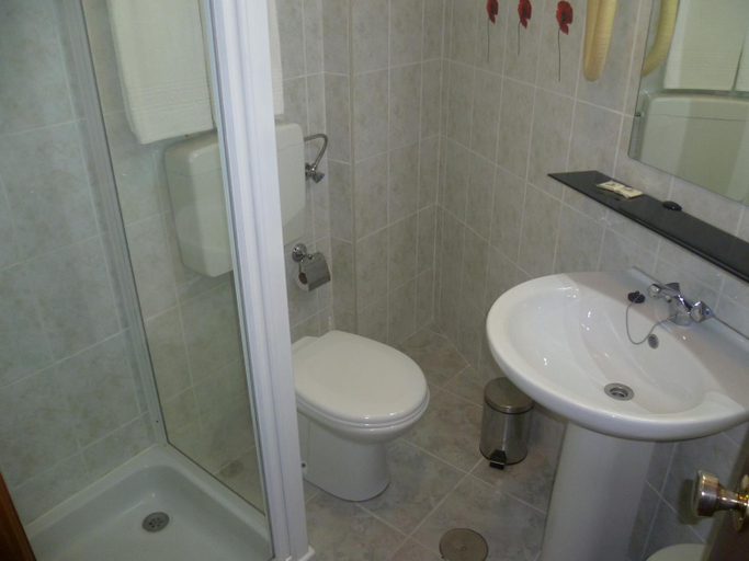 Bathroom 4, Residencial Imperial, Mealhada