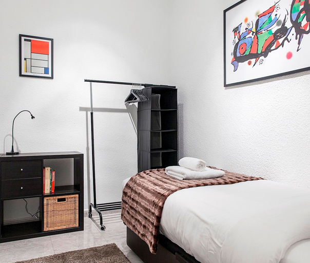 Room 3, Prime Eixample Hideaway 6 Guests With Balcony by Myrentalhost, Barcelona