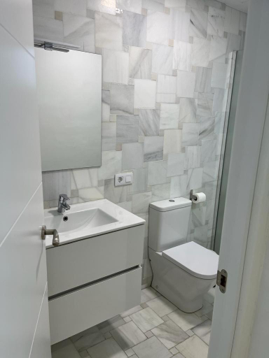 Bathroom 2, Alameda Corner. Rooms & Apartment, Sevilla