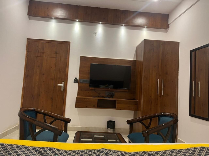 Bedroom 3, The Crown Prince, Gautam Buddha Nagar
