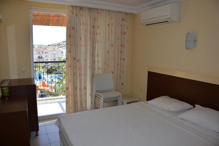 Bedroom 2, Kleopatra Hotel, Alanya