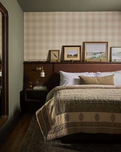 Bedroom 2, The June Motel, Beaver Valley, Grey