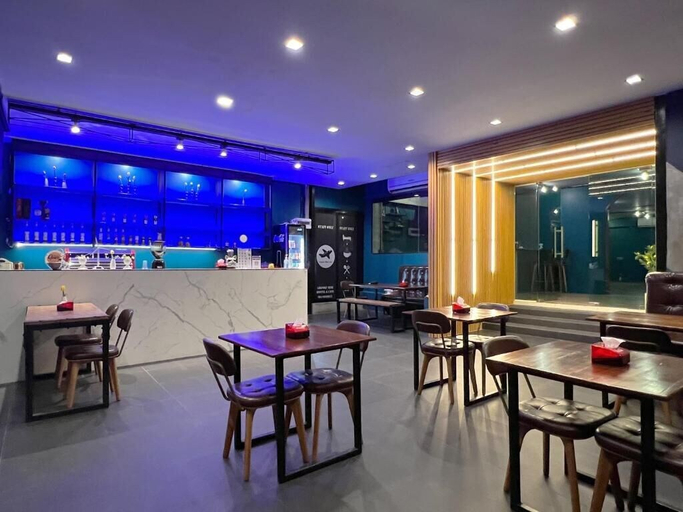 Food & Drinks 5, Airport Mini Hostel at Don Muang Airport, Don Muang
