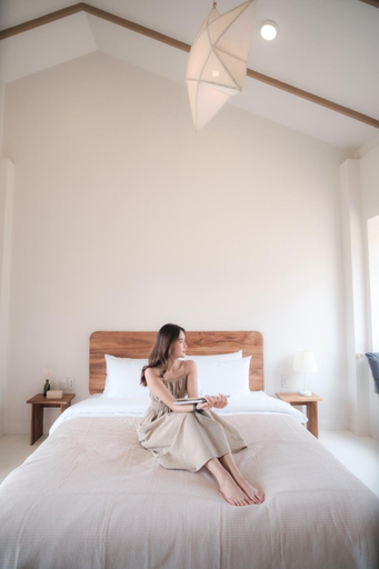 Others 3, Monko Villa, Pai