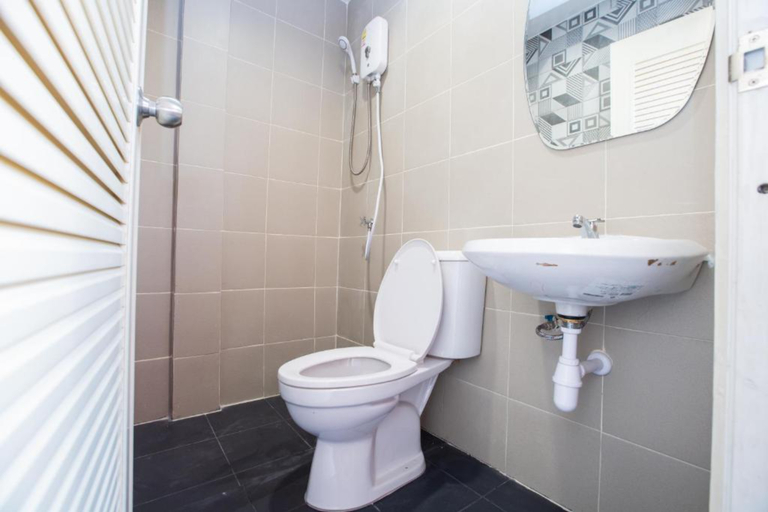 Bathroom 5, Kaelyn Cozy Living, Bang Kapi