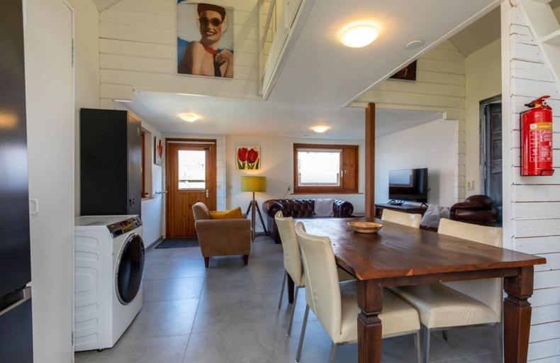 Dining 2, Holiday Home in the Heart of Westkapelle, Veere