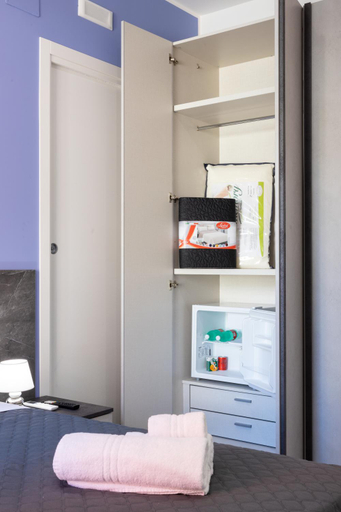 Others 3, Partenope Guest House, Napoli