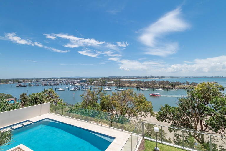 2 bedrooms apartment on the beach and with air conditioning and pool, Caloundra - Kawana