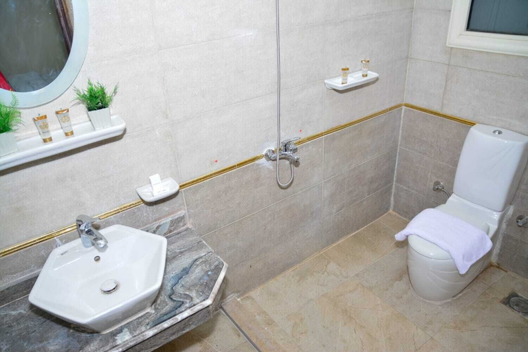 Bathroom 2, Crystal pyramid inn, Unorganized in Al Jizah