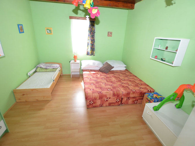 Bedroom 2, Forest Escape With Garden, Děčín
