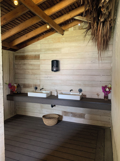 Bathroom 3, Bombua Beach House, South East Santo
