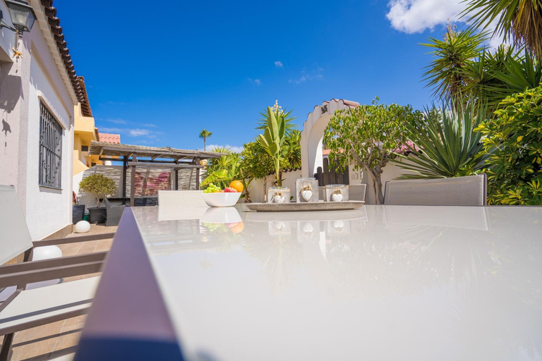 Sport & Beauty, Villa La Laja 5 Bedrooms, Rooftop Terrace Sea View, Santa Cruz de Tenerife