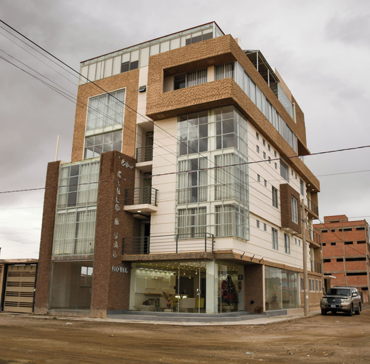 Exterior & Views