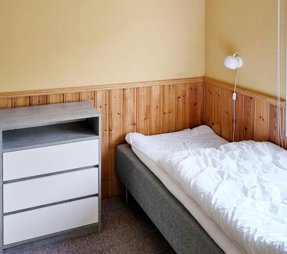Room 2, 9 Person Holiday Home in Kortgarden, Molde