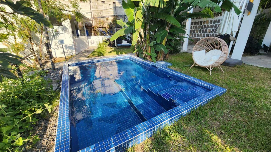 Swimming Pool 6