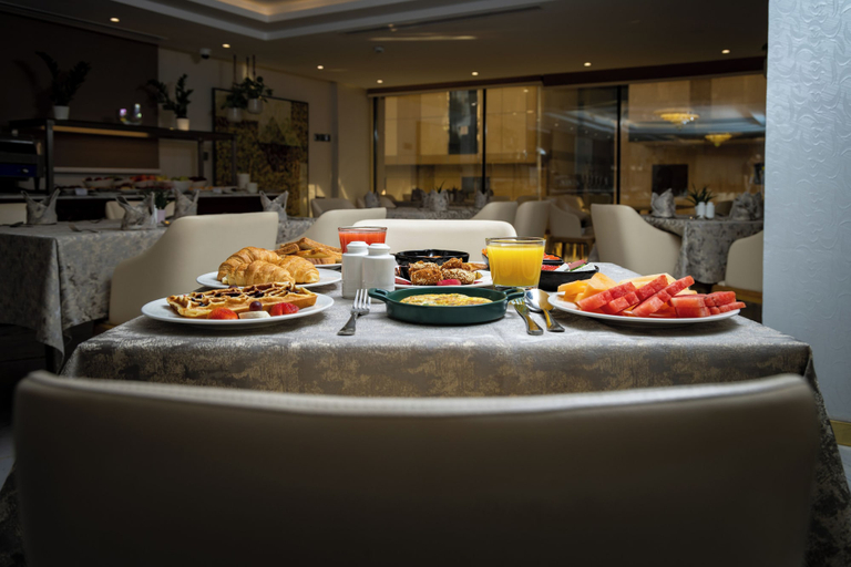 Food & Drinks 5, Ravilion Hotel, Makkah