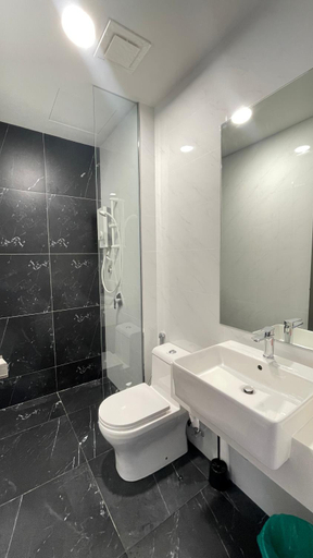 Bathroom 2, 2BR Luxury Rooftop Swimming Pool Beacon Georgetown10pax 无敌美景两房民宿, Penang Island