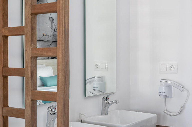 Bathroom 4, Kelly's Apartment, South Aegean