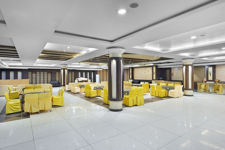 Others 5, Hotel Paras, Sahibzada Ajit Singh Nagar