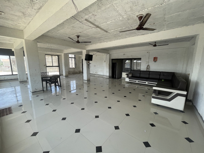 Others 4, Goroomgo Narayan Executive Gujrat, Amreli