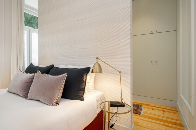 Bedroom 3, Luxury Stay In Prime Location W/ Ac, Lift & Private Patio, Lisbon