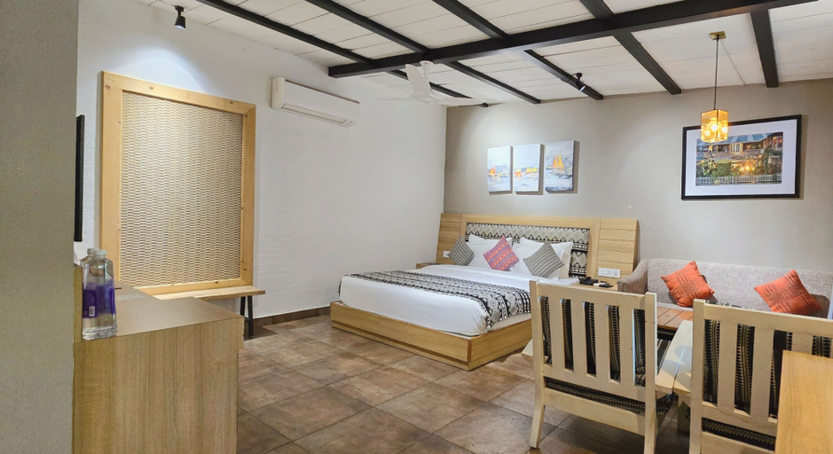 Bedroom 3, Hotel North House, Nainital