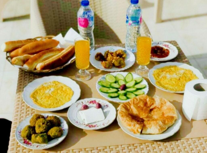 Food & Drinks 4, Crystal pyramid inn, Unorganized in Al Jizah