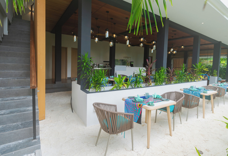 Food & Drinks 5, Whale Shark Boutique