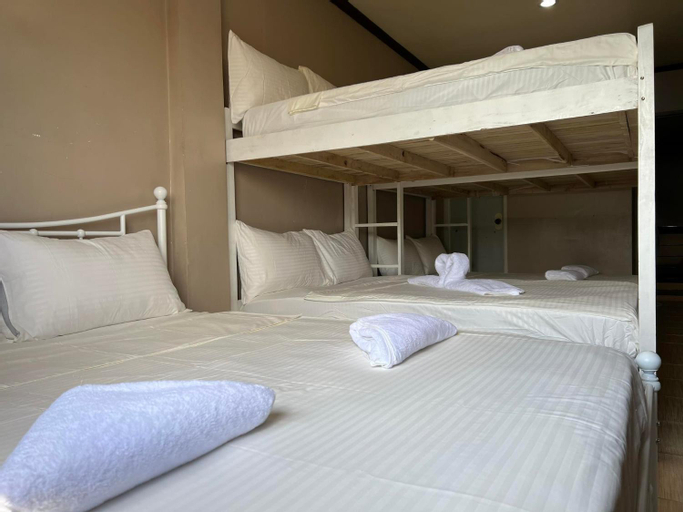 Bedroom 2, Townes South Huge Home near SM Ecoland DGT Coastal road ADDU UM, Davao City
