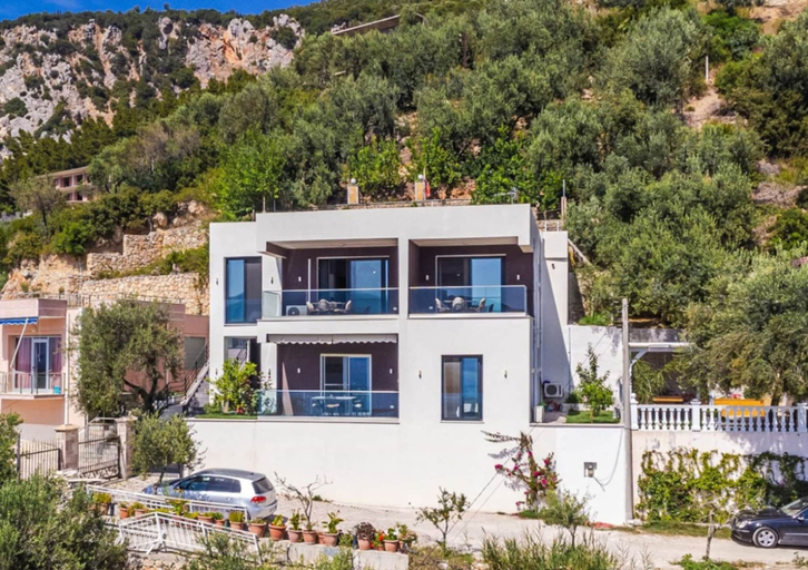 Room 4, Exclusive Seafront Apartments Apartment 3, Vlorës