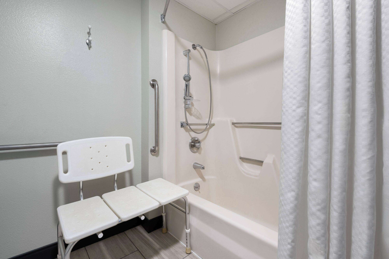 Bathroom 4, Super 8 by Wyndham Columbus, Stillwater