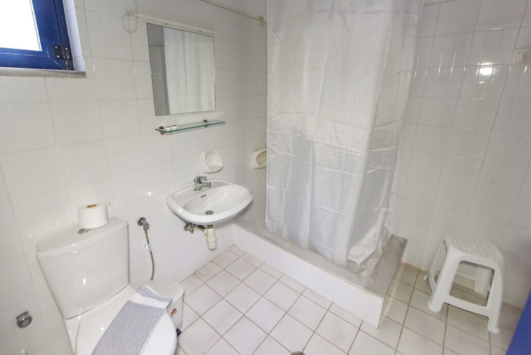 Bathroom 3, Amalia Sea Hotel, South Aegean
