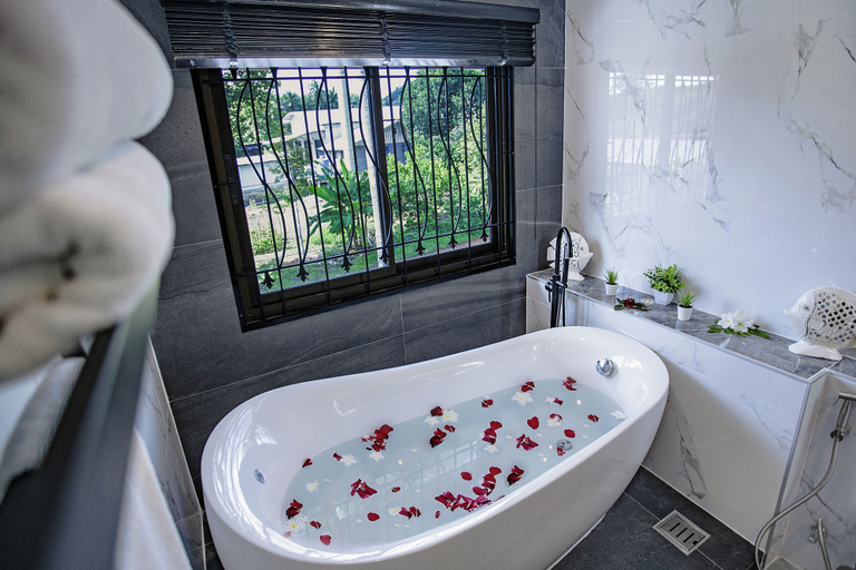 Bathroom 5, Baan Santhiya Private Pool Villas, Mueang Krabi