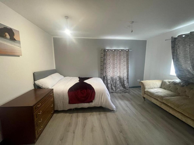 Room 5, Winners Inn - Modern 1BR Cozy Retreat - Free Parking, Tameside