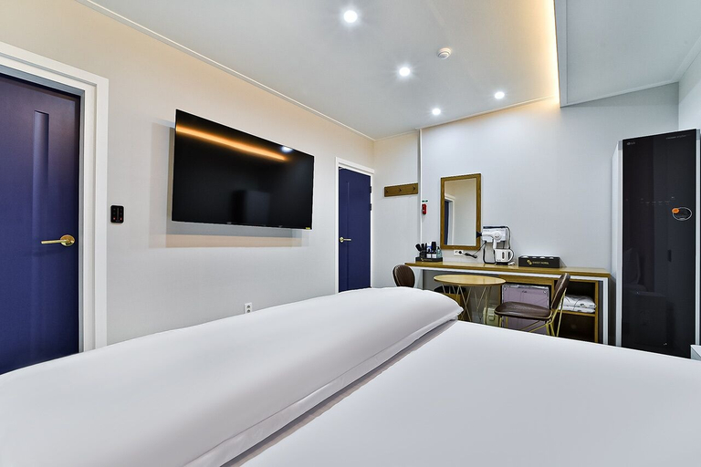 Bedroom 2, Gimcheon Sweet Hotel, Gimcheon