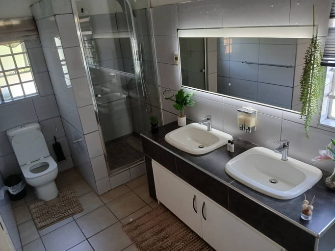 Bathroom 3, The haven Guest house Ezulwini, Mbabane East
